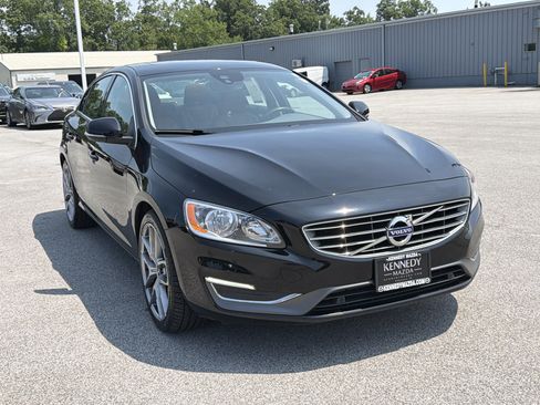 Used 2018 Volvo S60 T5 Inscription w/ Climate Package AWD/4WD image 1