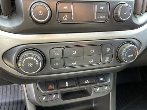 Used 2021 Chevrolet Colorado LT w/ LT Convenience Package AWD/4WD image 18