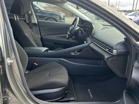 Used 2024 Hyundai Elantra SEL w/ Convenience Package image 21