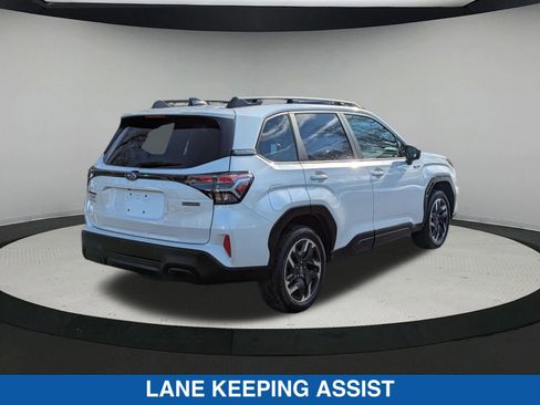 Used 2025 Subaru Forester Premium image 4