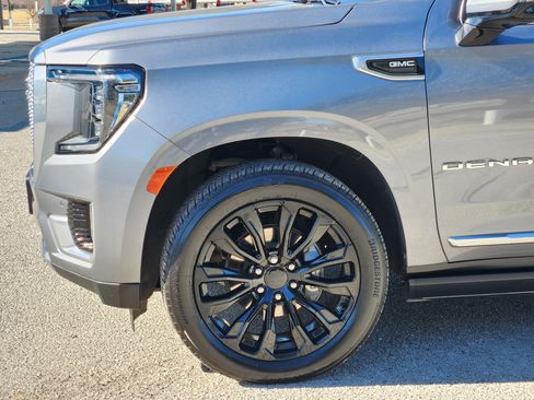 Certified 2022 GMC Yukon Denali image 8