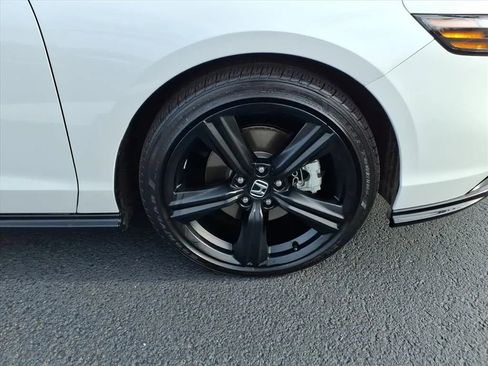 Used 2024 Honda Accord Sport image 9