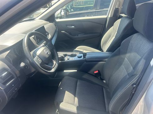 Used 2025 Nissan Rogue SV AWD/4WD image 11