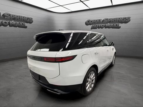 Used 2025 Land Rover Range Rover Sport SE AWD/4WD image 5
