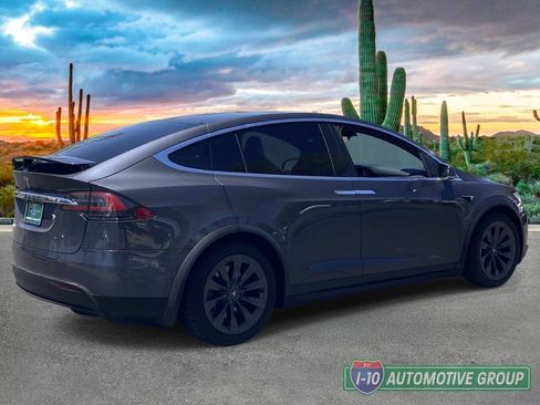 Used 2018 Tesla Model X 75D AWD/4WD image 3