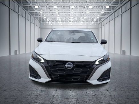 Used 2026 Nissan Altima 2.5 SV FWD image 2