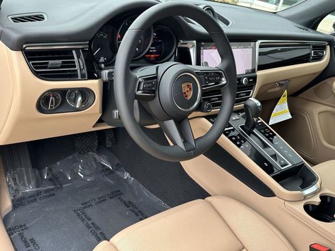 New 2026 Porsche Macan AWD/4WD image 4