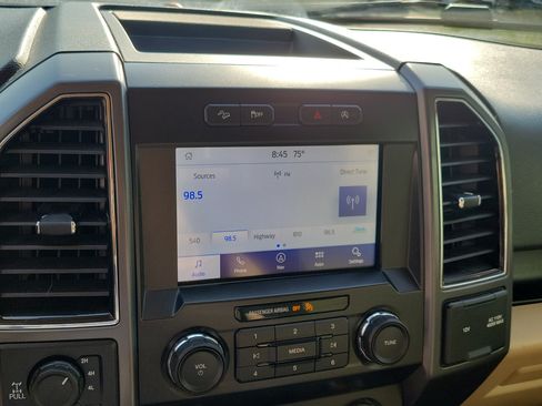 Used 2020 Ford F150 XLT w/ Equipment Group 302A Luxury AWD/4WD image 21