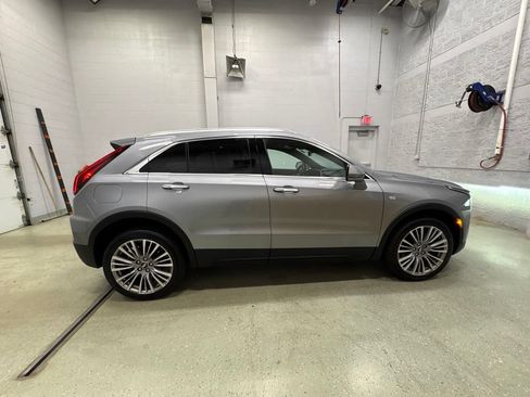 Used 2024 Cadillac XT4 Premium Luxury w/ Technology Package AWD/4WD image 3