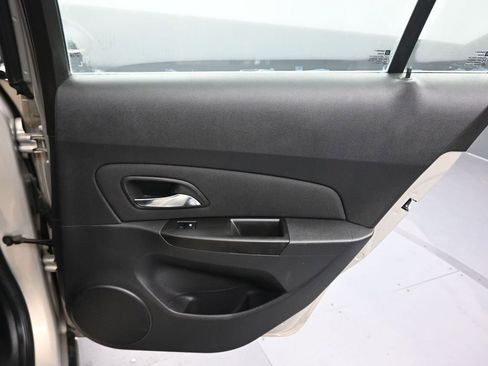Used 2012 Chevrolet Cruze LT image 29