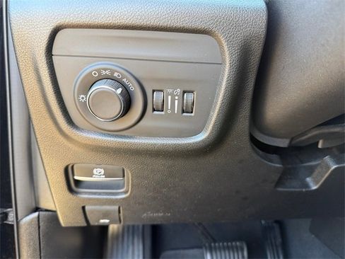 Used 2024 Jeep Grand Cherokee L Laredo image 20