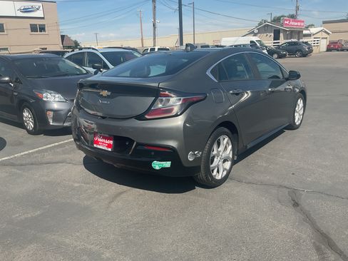 Used 2017 Chevrolet Volt Premier FWD image 6