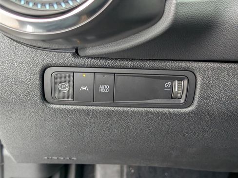 New 2026 Chevrolet Equinox EV LT image 15