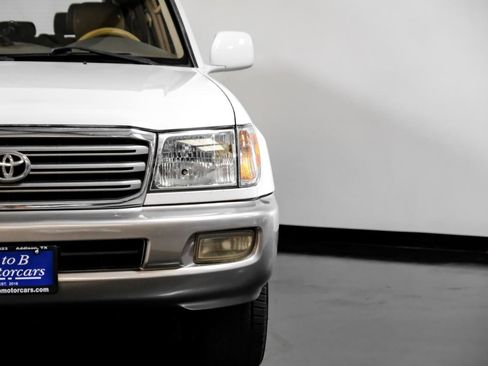 Used 2003 Toyota Land Cruiser AWD/4WD image 41