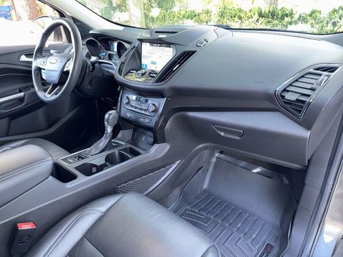 Used 2017 Ford Escape Titanium image 16