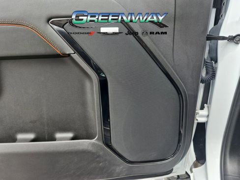 Used 2025 GMC Sierra 2500 AT4 w/ AT4 Premium Plus Package AWD/4WD image 19