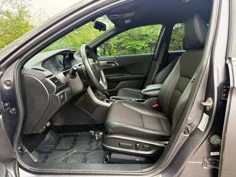 Used 2017 Honda Accord Sport image 26