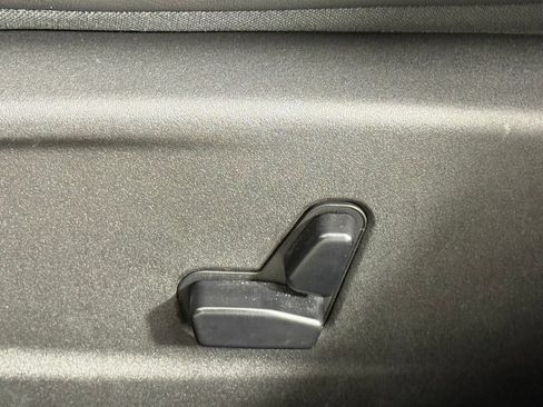 Used 2016 Chrysler 300 Limited RWD image 23