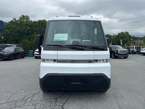 Used 2024 Chevrolet Brightdrop 400 w/ Commercial Equipment Package AWD/4WD image 8