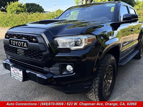 Used 2019 Toyota Tacoma TRD Sport AWD/4WD image 35