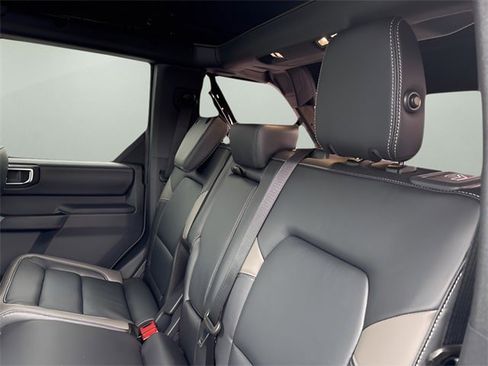 New 2025 Ford Bronco Outer Banks w/ Sasquatch Package image 20