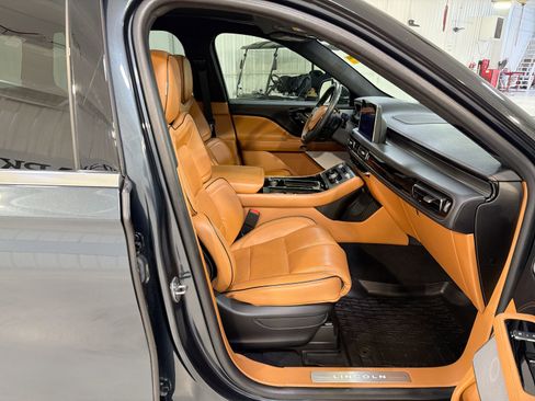 Used 2022 Lincoln Aviator Black Label w/ Dynamic Handling Package image 30