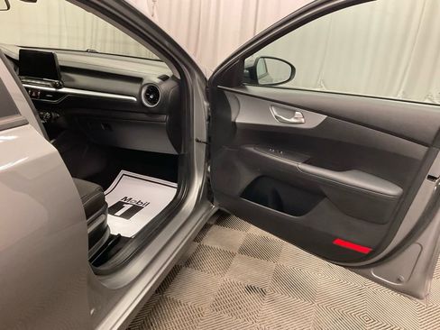 Used 2023 Kia Forte LXS image 29
