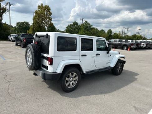 Used 2014 Jeep Wrangler Unlimited Sahara w/ Connectivity Group AWD/4WD image 12