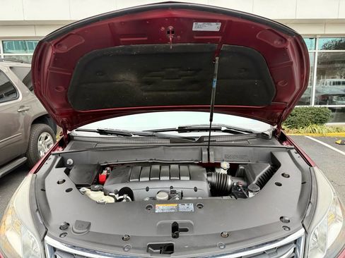 Used 2017 Chevrolet Traverse LT image 39