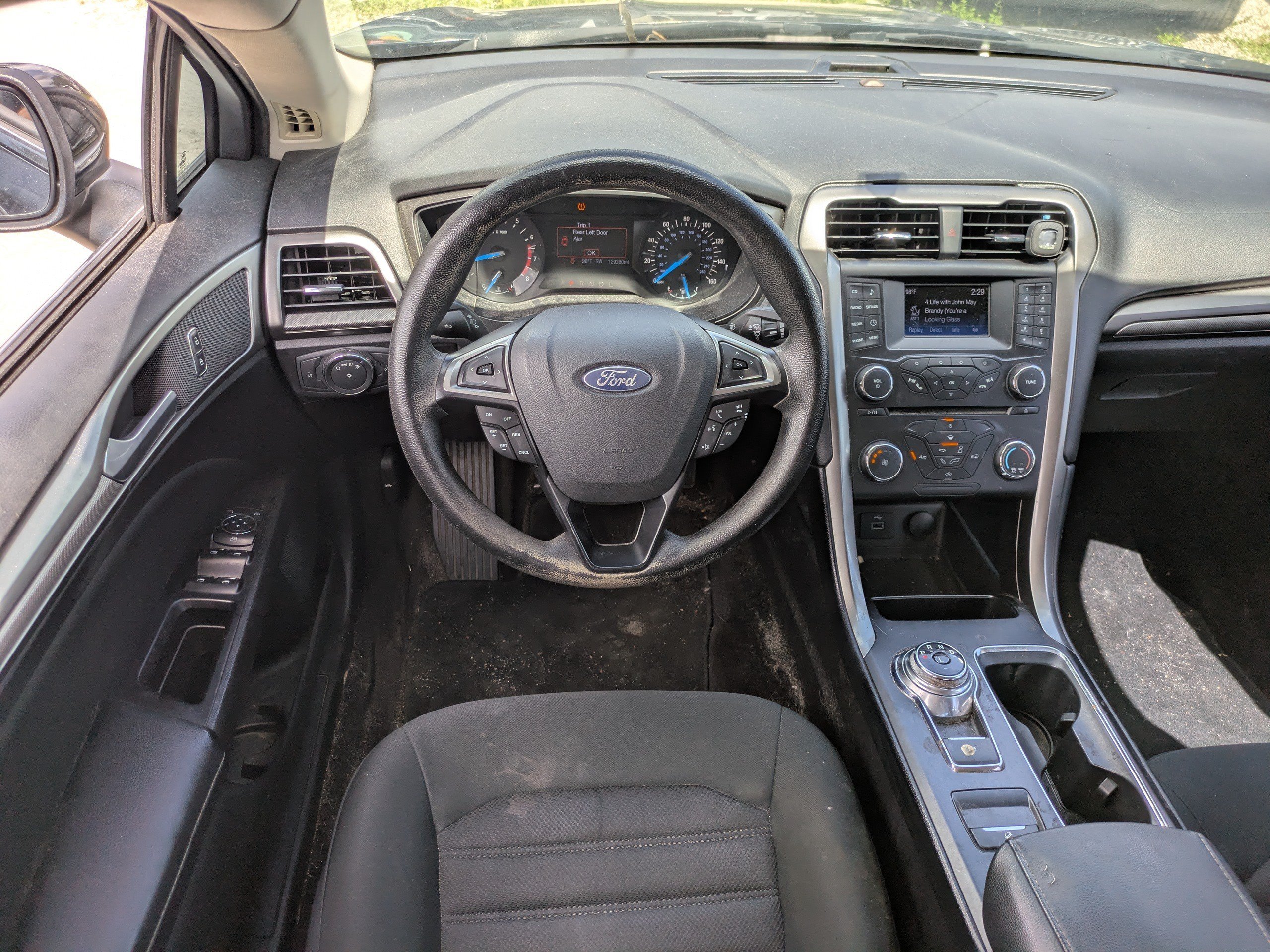 Used 2017 Ford Fusion SE FWD image 14