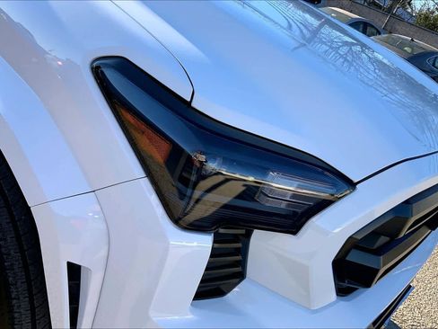 Used 2025 Toyota Tacoma SR5 image 27