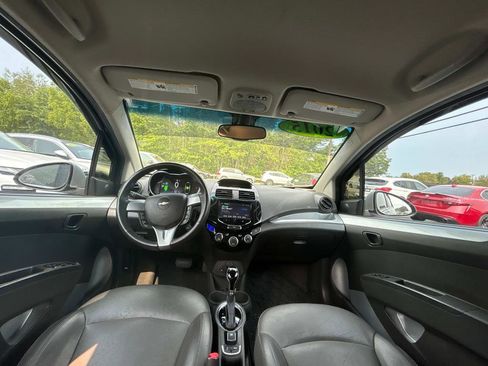 Used 2015 Chevrolet Spark LT image 10