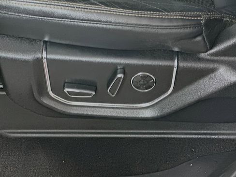 Used 2018 Ford Expedition Platinum image 22