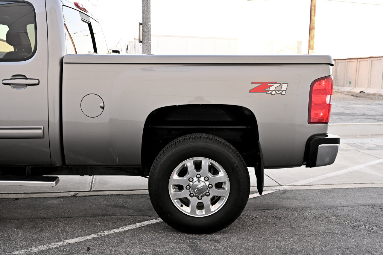 Used 2013 Chevrolet Silverado 2500 LTZ w/ LTZ Plus Package AWD/4WD image 35