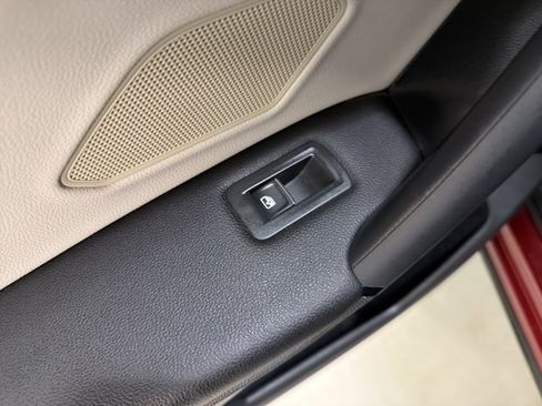 Used 2019 Volkswagen Tiguan SE w/ Panoramic Sunroof Package AWD/4WD image 24