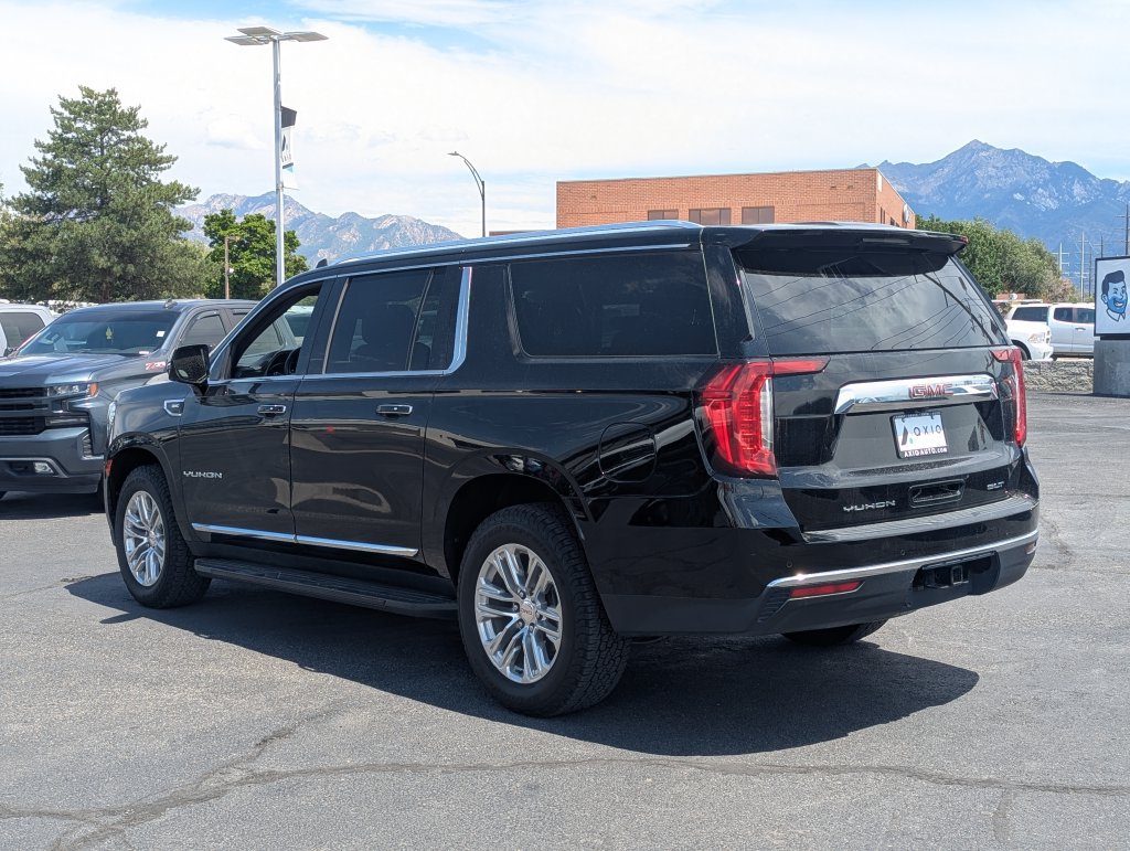 Used 2023 GMC Yukon XL SLT w/ SLT Premium Package AWD/4WD image 7