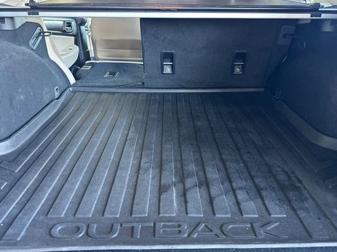 Used 2017 Subaru Outback 2.5i Limited image 15