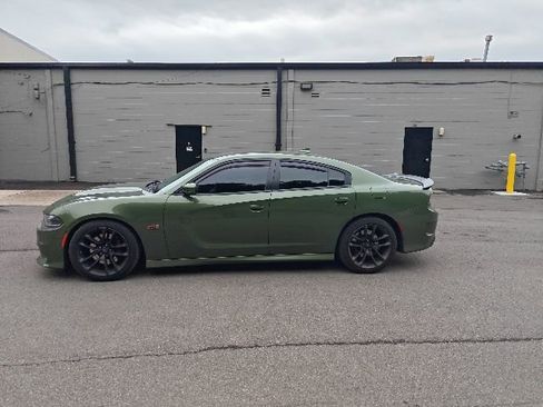 Used 2020 Dodge Charger Scat Pack w/ Plus Group RWD image 5