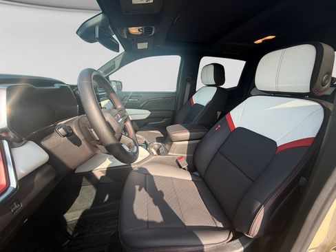 Used 2024 GMC Canyon AT4X AWD/4WD image 21
