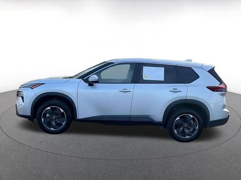 Used 2025 Nissan Rogue SV image 9