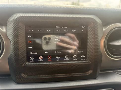Certified 2020 Jeep Gladiator Sport w/ Quick Order Package 24S AWD/4WD image 22