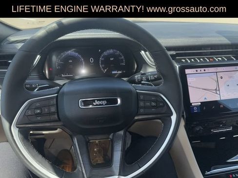 Used 2024 Jeep Grand Cherokee Limited AWD/4WD image 4