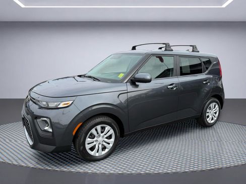 Used 2022 Kia Soul LX FWD image 1