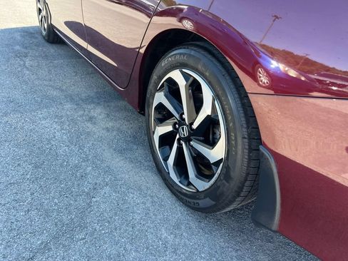 Used 2016 Honda Accord EX image 32