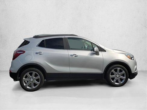 Used 2018 Buick Encore Essence w/ Experience Buick Package FWD image 4