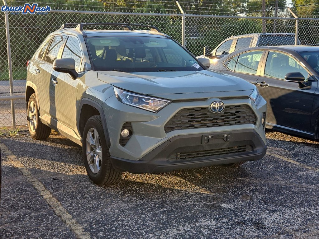Used 2021 Toyota RAV4 XLE w/ Convenience Package AWD/4WD image 1