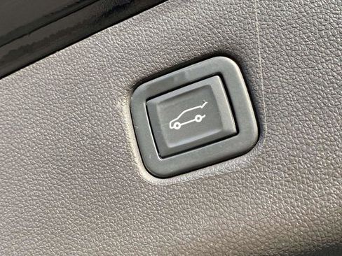 Used 2020 Chevrolet Blazer LT image 13