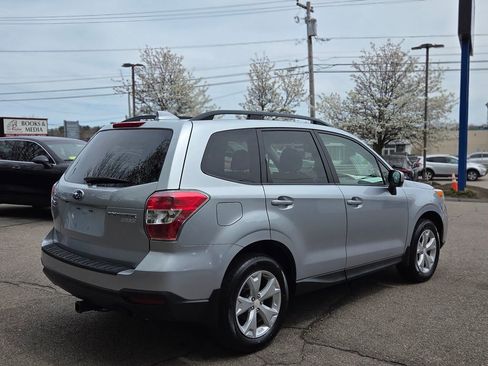 Used 2016 Subaru Forester 2.5i Premium w/ All-Weather Package AWD/4WD image 6