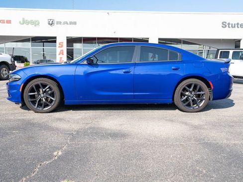 Used 2021 Dodge Charger SXT w/ Blacktop Package image 2