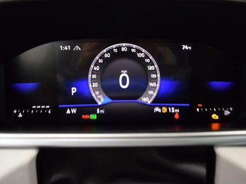 New 2025 Volkswagen Taos SE image 9